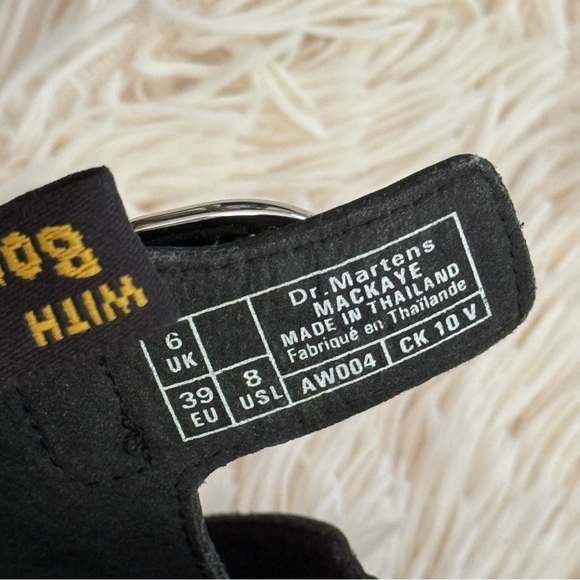 Dr. Martens MACKAYE LEATHER STRAP SANDALS black platform buckles SZ 8L shiny - Picture 3 of 9